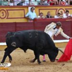 Parejo muleteando al sobrero. (FOTO: Gallardo)