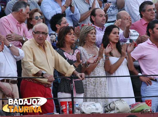 Juan Ángel, su esposa Justa, Joanna y su hija Margarita siempre tan guapas.