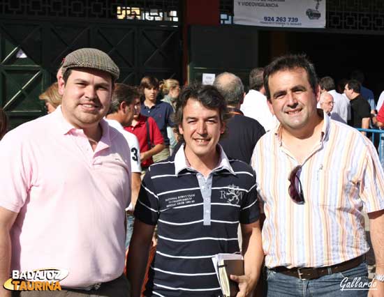 El Dr. Vélez, Juan Bazaga y Fco. J. Santana.