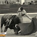 El Juli sin opción de bajar la mano. (FOTO:Gallardo)