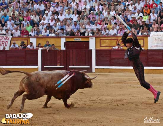 Blázquez mismo escorzo, distinto toro.