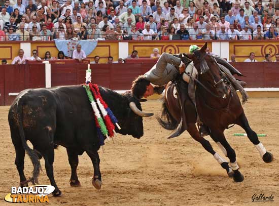 Tremendismo de Ventura muy del gusto del público. (FOTO:Gallardo)