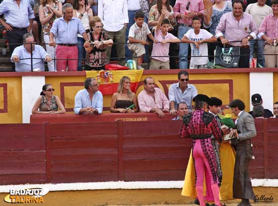 La joven veterinaria Carmen Arrobas en su puesto.