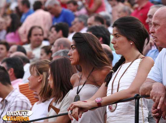 Cerremos la feria con una mirada guapa.