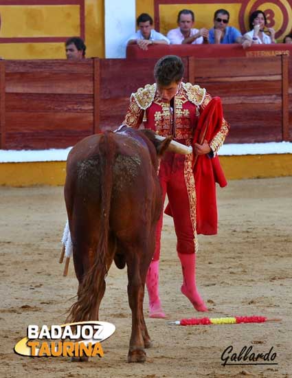 Descarándose ante el eral de Píriz.