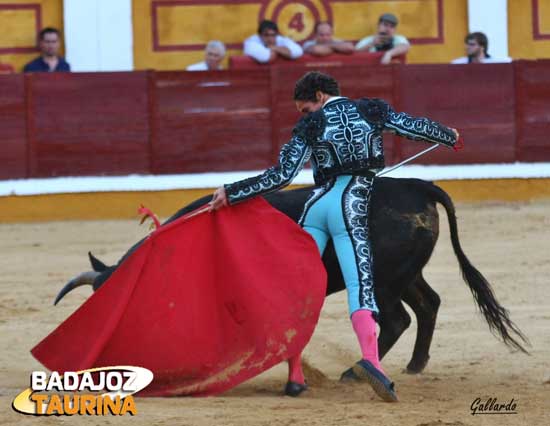 Suavidad en el muletazo y estética en el cuerpo.