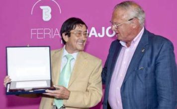 Fernando Masedo junto al Alcalde de Badajoz. (FOTO:PakoPin)
