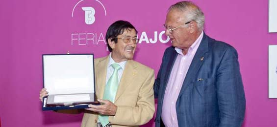 Fernando Masedo junto al Alcalde de Badajoz. (FOTO:PakoPin)