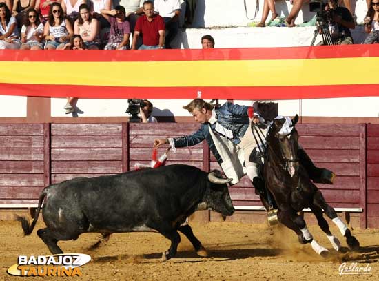 Clavando las cortas al primero de la tarde.