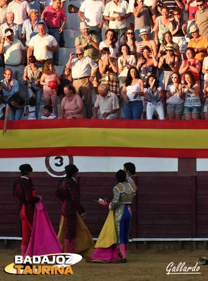 Llenazo en los tendidos tanto de sol como de sombra. (FOTO:Gallardo)