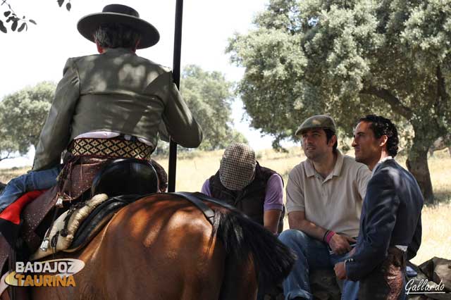 Miguel Moreno comentando los avatares del tentadero.