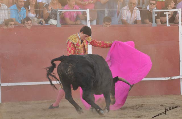 Rubén Lobato abriéndose de capa.