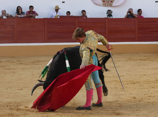 Al cuarto lo entendió bien por el izquierdo.