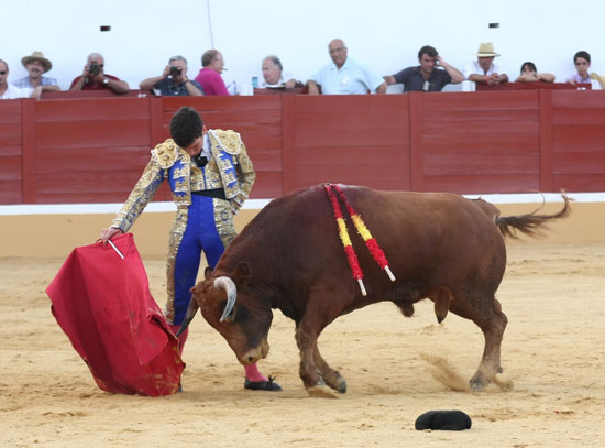 La relajación nota dominante en su toreo.