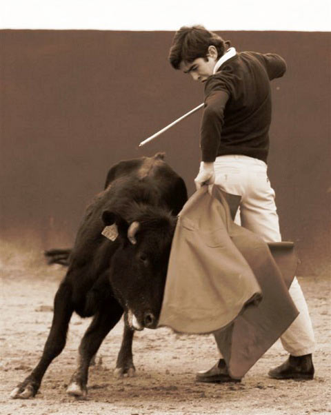 Luis Miguel Naharro tentando en el campo. (FOTO:Gallardo)