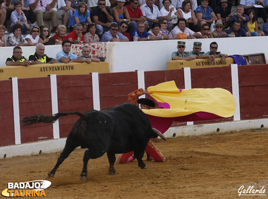 Larga cambiada de Antonio Ferrera al primero. (FOTO:Gallardo)