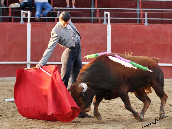 Toreo mayestático de Lancho por el pitón derecho.