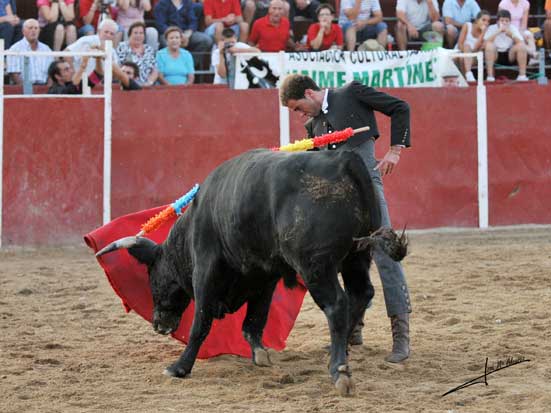 Derechazo de Jaime Martínez.