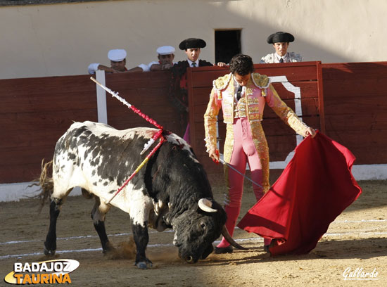 Pedazo de muletazo gustándose. (FOTO: Gallardo)