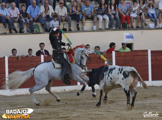 'Alegre', dando la cara en el embroque.