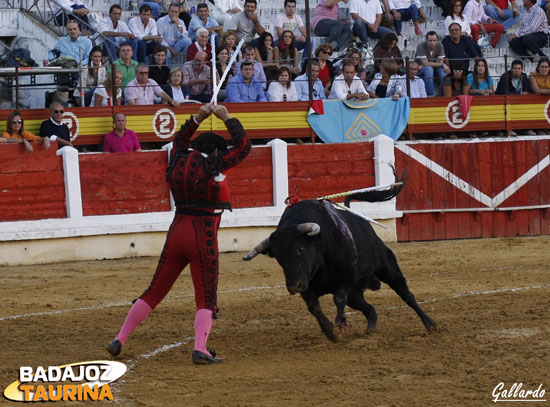 Banderillas de saldo para una plaza que pierde crédito a chorros.