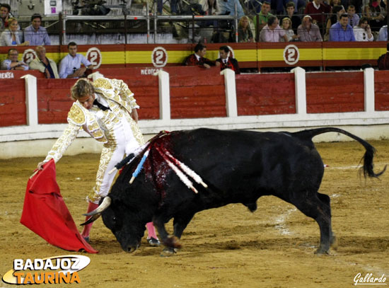 Parejo con el último del festejo. (FOTO:Gallardo)