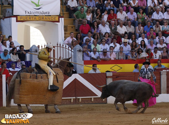 Guillermo Marín tirando el palo.