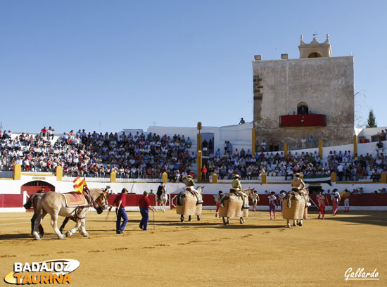 Bonita estampa del coso barcarroteño.