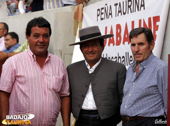 Ángel Sánchez con los mayorales de Zalduendo y Alcurrucén.