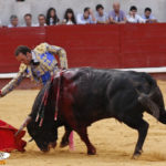 Ferrera toreando en redondo a su segundo. (FOTO: Gallardo)