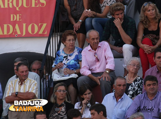 Antonio Moreno y su esposa, ejemplo de amor a la fiesta.