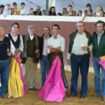 Actuantes y peñistas posan para el recuerdo. (FOTO: Verónica Delgado)