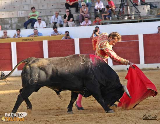 Inicio de pase de pecho al segundo de su lote. 