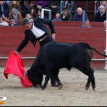 Sierra toreando en redondo al ejemplar de Cayetano. (FOTO: Gallardo)