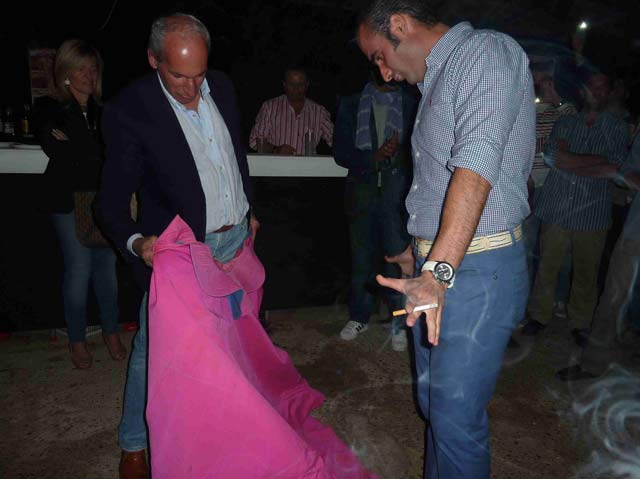 Los 'chismes' de torear no podía faltar en la fiesta de un torero.