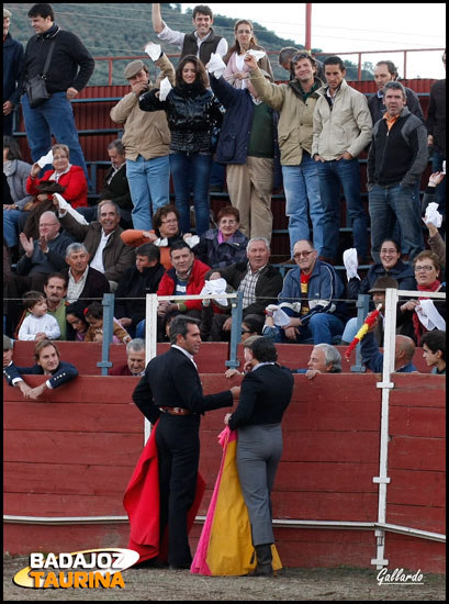 Al igual que la familia Muñoz pidiendo la oreja para su torero.