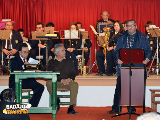 Nandi Masedo presentando a Emilio González Barroso.