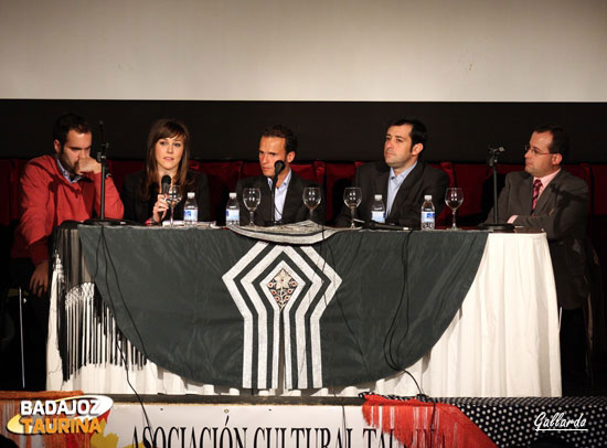 Manu Bravo, Estefanía Zarallo y Antonio Girol condujeron la charla.