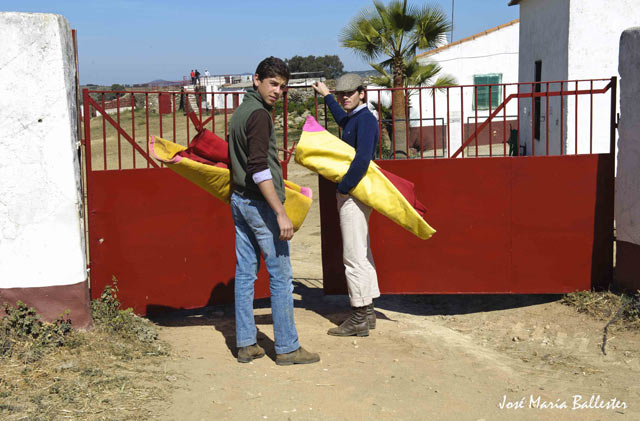 En casa de Arcadio Albarrán se guardan las buenas costumbres de dar sitio a los tapias.