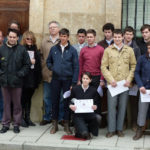 Un grupo de participantes en Fuentesaúco con Alejandro Fermín en el centro. (FOTO: CEDIDA)