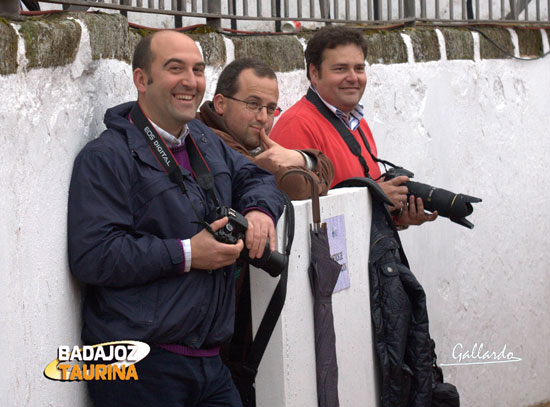 Jesús, Josan e Ismael, al filo de la noticia.