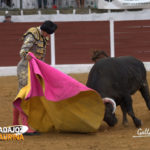Lancho lanceando a la verónica de forma muy clásica. (FOTO:Gallardo)
