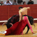 Remate de Morante al primero de su lote. (FOTO:Gallardo)