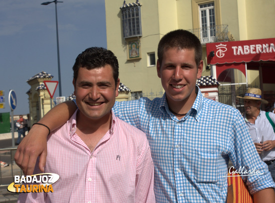 Desde Valencia del Ventoso acudieron estos dos buenos aficionados.