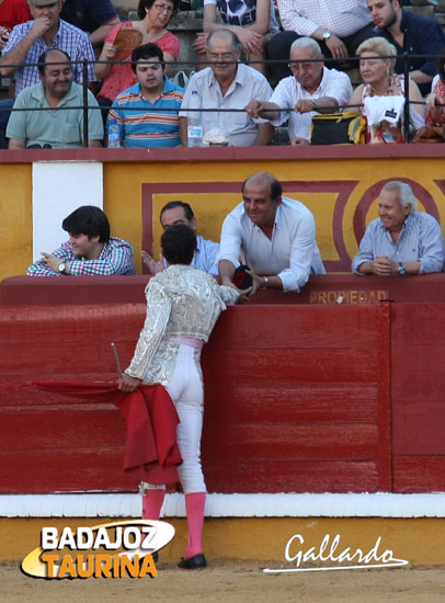 Posada de Maravillas brindando a Vicente Giralt.