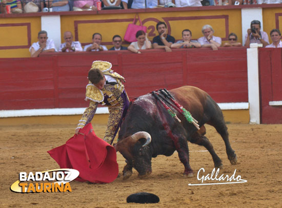 El Juli en toda su extensión. (FOTO:Gallardo)