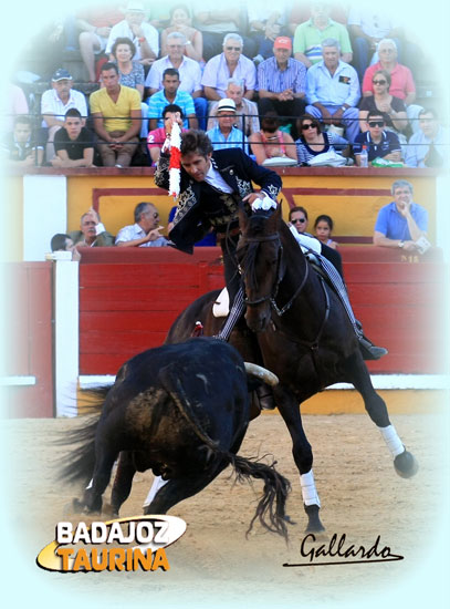 Pablo Hermoso en su actuación de esta tarde en Badajoz. (FOTO: Gallardo)