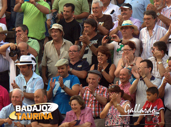 La familia González Palacino fieles con su cita taurina en San Juan.