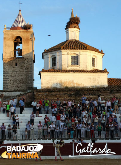 La afición de Higuera con su torero.