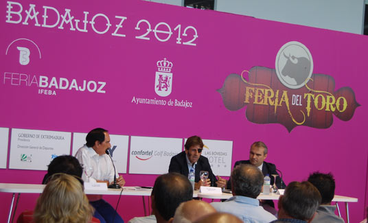 Juan José Padilla durante su intervención en la tertulia de Manolo Molés.